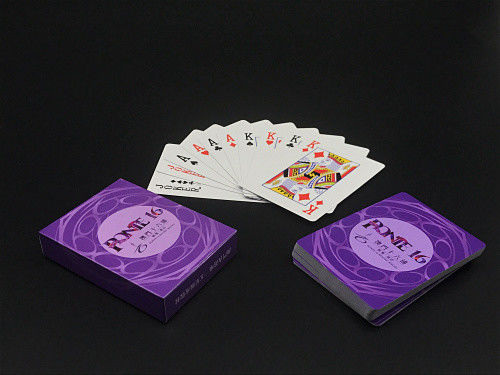 Cartes de jeu imprimées par couleur pourpre de papier de 300gsm C2S 63x88mm Tuck Box Packaging
